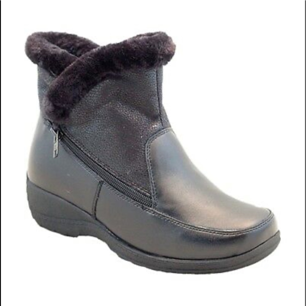 NWT REAL LEATHER WATERPROOF BOOTS